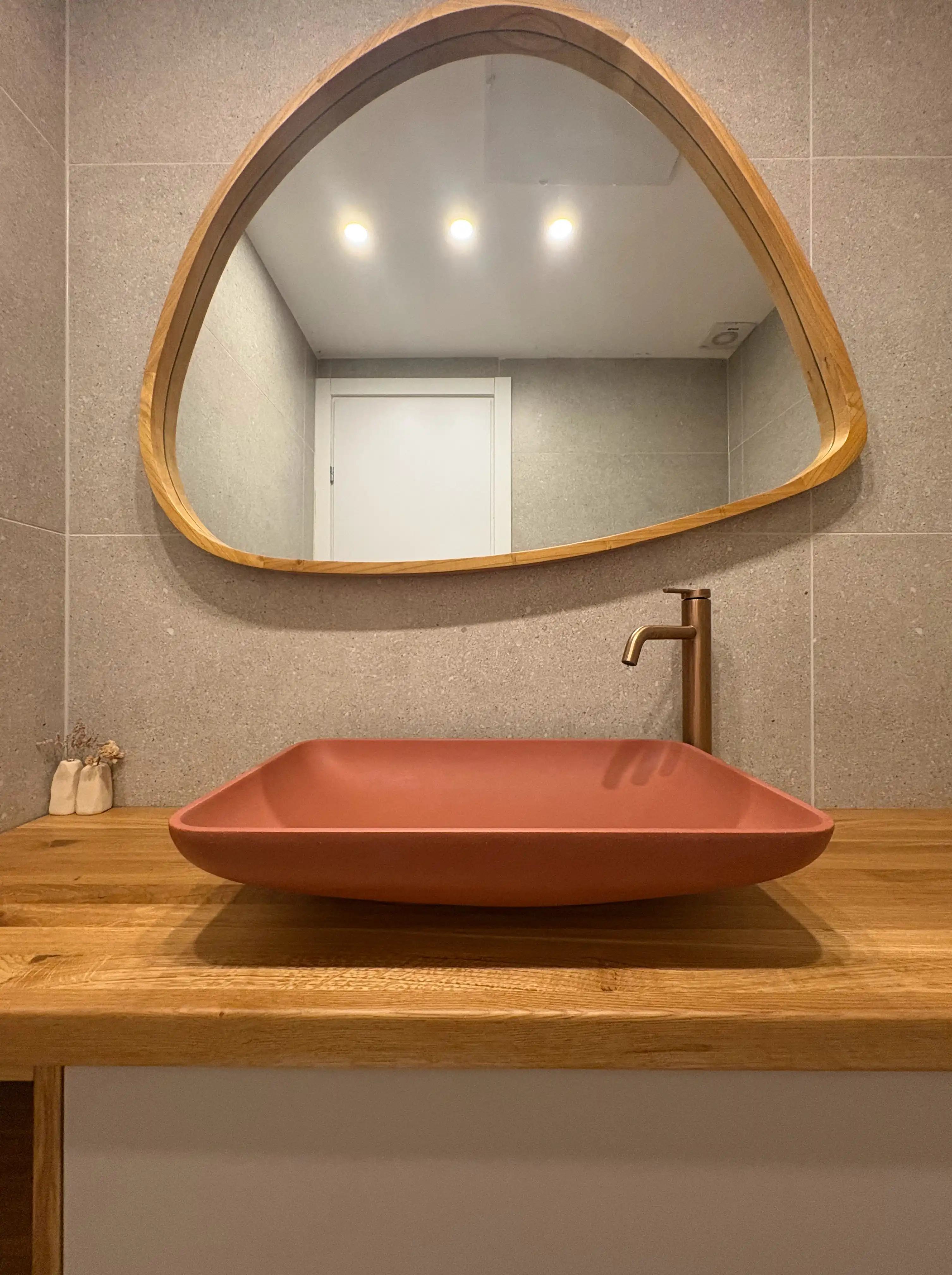 ארון כיור חמרה שילוב ע ומראה עץ